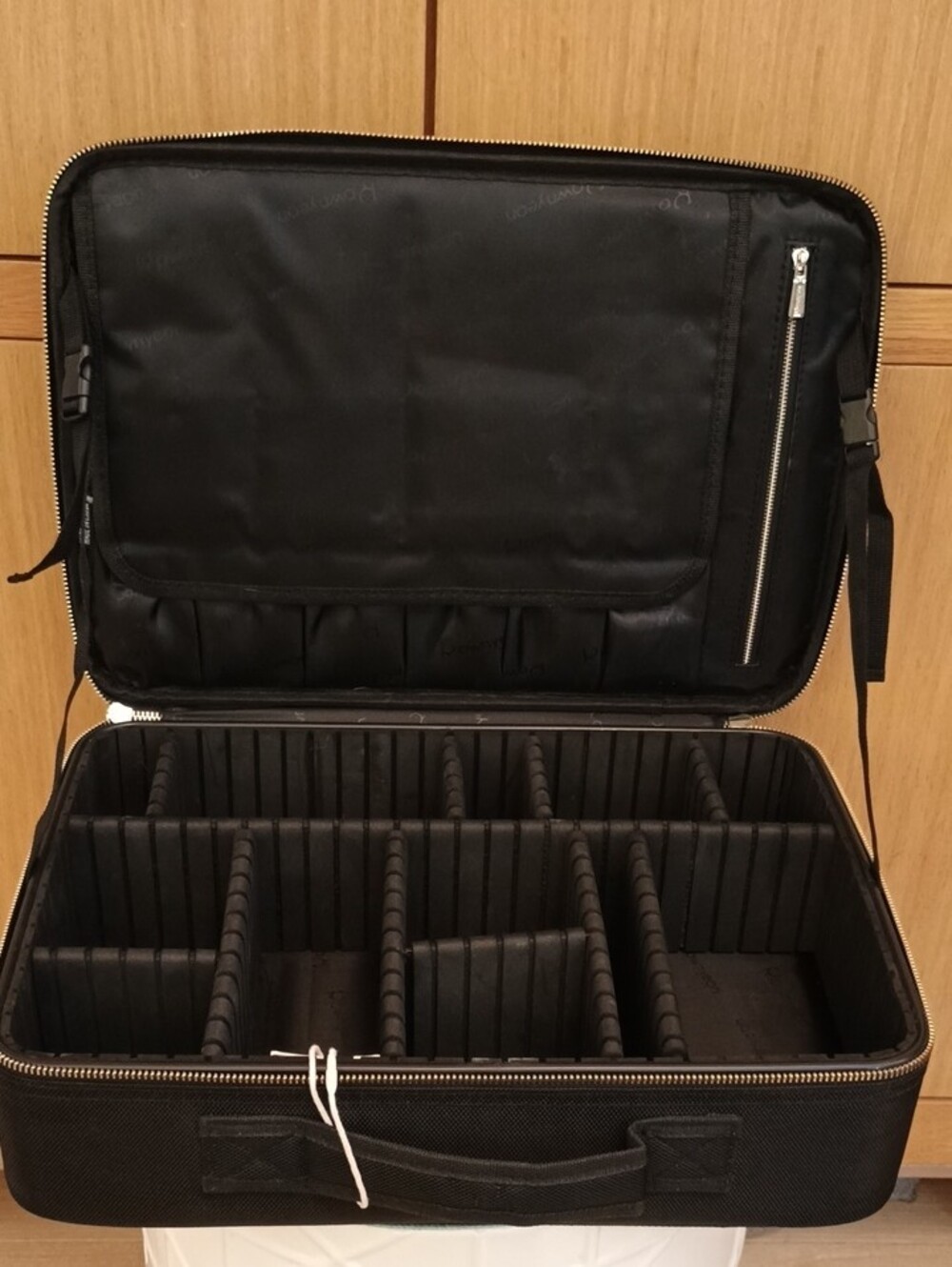 NWOT Rownyeon Professional Black  Makeup Case - Picture 4 of 7
